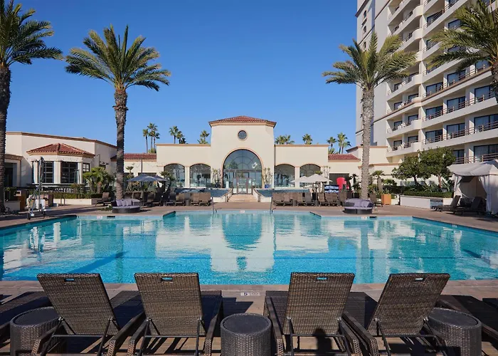 The Waterfront Beach Resort, A Hilton Hotel
